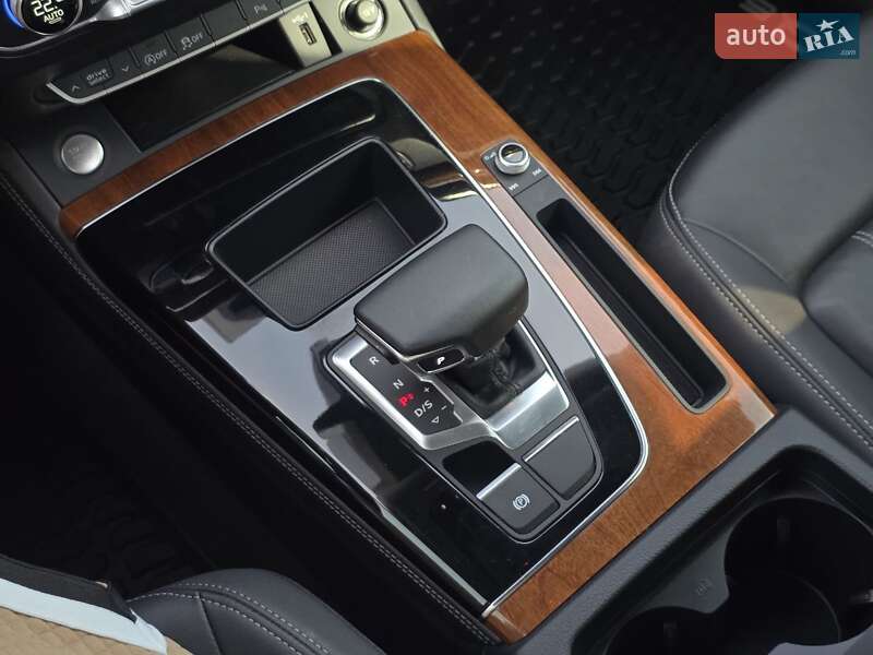 Внедорожник / Кроссовер Audi Q5 2022 в Тернополе