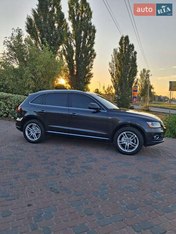 Внедорожник / Кроссовер Audi Q5 2015 в Днепре