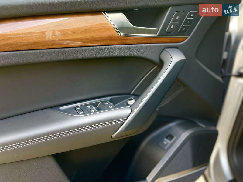 Внедорожник / Кроссовер Audi Q5 2022 в Киеве
