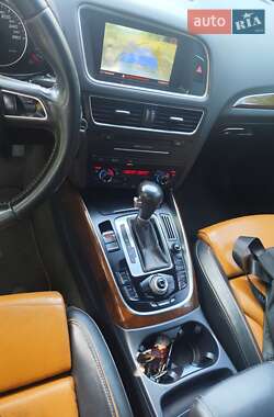 Внедорожник / Кроссовер Audi Q5 2011 в 