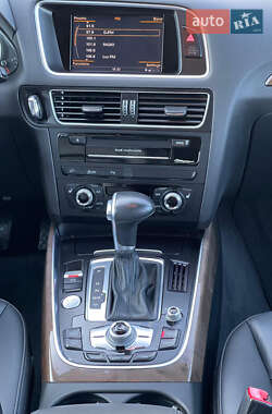 Позашляховик / Кросовер Audi Q5 2015 в 