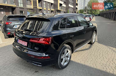 Внедорожник / Кроссовер Audi Q5 2018 в 