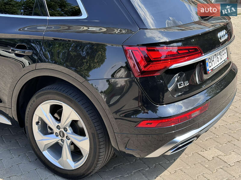 Внедорожник / Кроссовер Audi Q5 2021 в Киеве