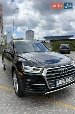 Внедорожник / Кроссовер Audi Q5 2018 в 