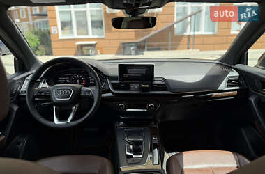 Внедорожник / Кроссовер Audi Q5 2018 в 