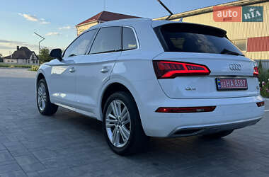 Внедорожник / Кроссовер Audi Q5 2017 в 