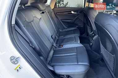 Внедорожник / Кроссовер Audi Q5 2017 в 
