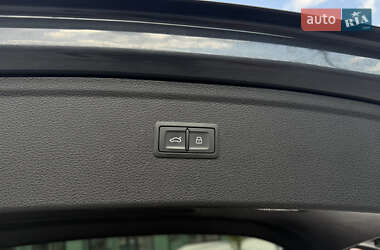Внедорожник / Кроссовер Audi Q5 2021 в 