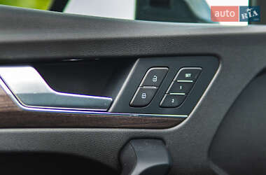 Внедорожник / Кроссовер Audi Q5 2021 в 
