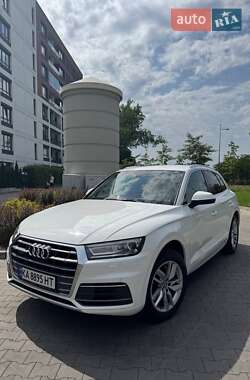 Внедорожник / Кроссовер Audi Q5 2018 в 