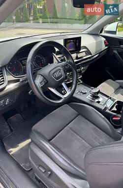 Внедорожник / Кроссовер Audi Q5 2018 в 
