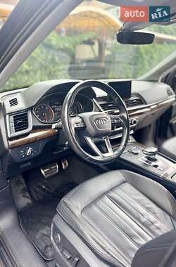 Внедорожник / Кроссовер Audi Q5 2018 в 