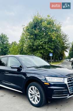 Внедорожник / Кроссовер Audi Q5 2018 в 