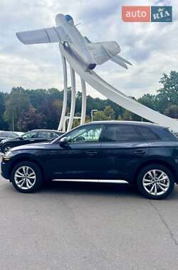 Внедорожник / Кроссовер Audi Q5 2018 в 