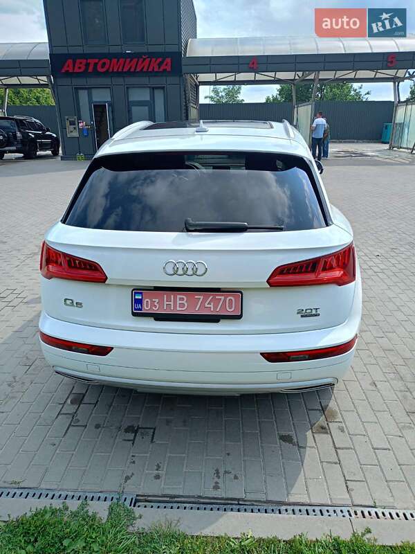 Внедорожник / Кроссовер Audi Q5 2017 в Тернополе