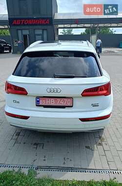 Внедорожник / Кроссовер Audi Q5 2017 в 