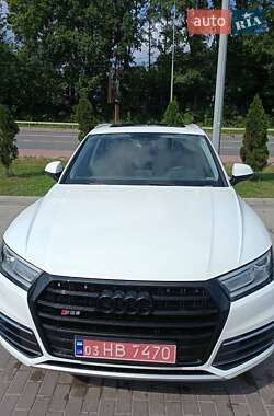 Внедорожник / Кроссовер Audi Q5 2017 в 