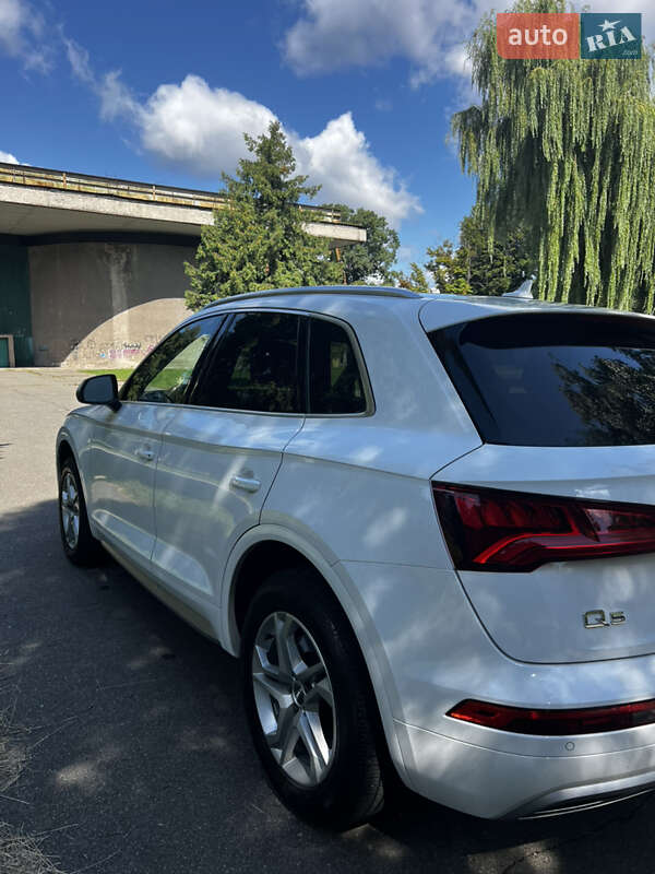 Внедорожник / Кроссовер Audi Q5 2018 в Киеве