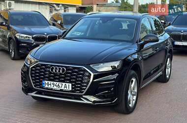 Внедорожник / Кроссовер Audi Q5 2021 в 