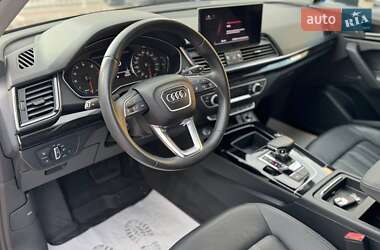 Внедорожник / Кроссовер Audi Q5 2021 в 