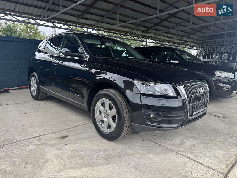Внедорожник / Кроссовер Audi Q5 2011 в 