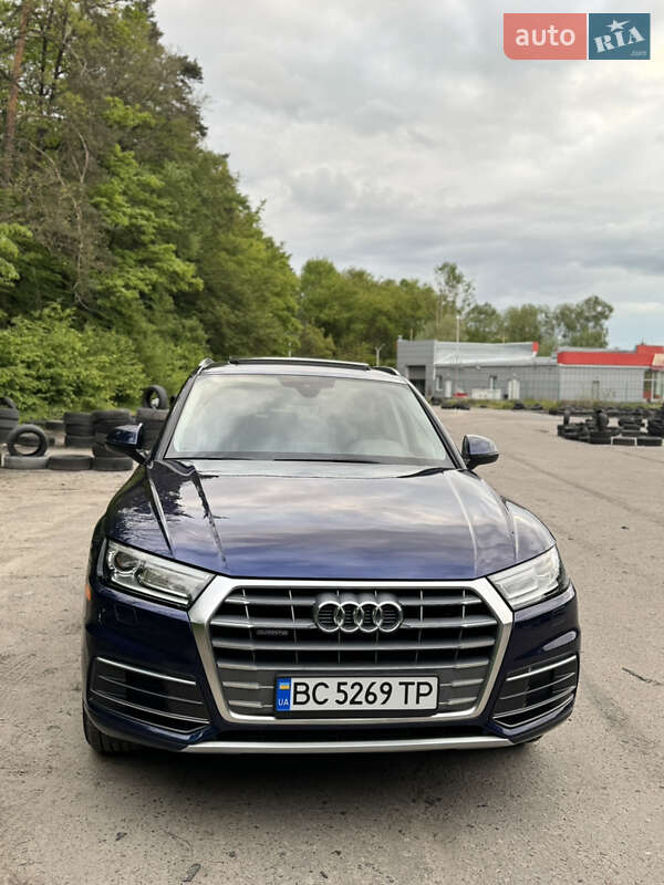 Внедорожник / Кроссовер Audi Q5 2017 в 