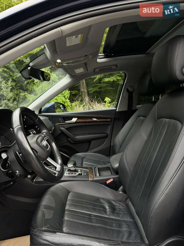 Внедорожник / Кроссовер Audi Q5 2017 в Львове