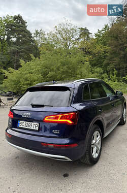 Внедорожник / Кроссовер Audi Q5 2017 в 