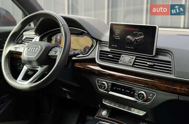 Внедорожник / Кроссовер Audi Q5 2017 в 
