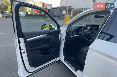 Внедорожник / Кроссовер Audi Q5 2021 в 