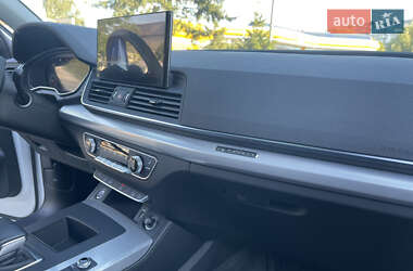 Внедорожник / Кроссовер Audi Q5 2021 в 
