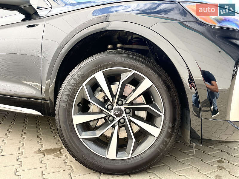 Внедорожник / Кроссовер Audi Q5 2020 в Киеве