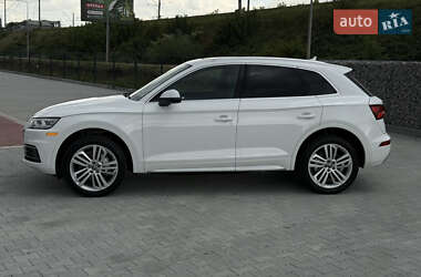 Внедорожник / Кроссовер Audi Q5 2018 в 