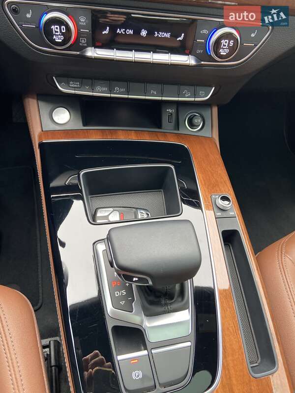 Внедорожник / Кроссовер Audi Q5 2022 в Киеве