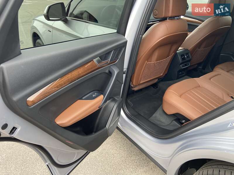 Внедорожник / Кроссовер Audi Q5 2022 в Киеве