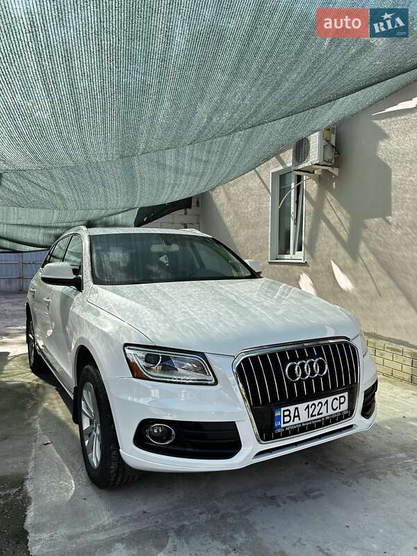 Внедорожник / Кроссовер Audi Q5 2013 в Желтых Водах