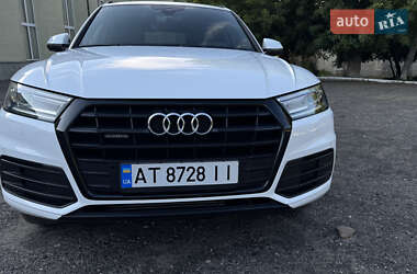 Внедорожник / Кроссовер Audi Q5 2020 в 