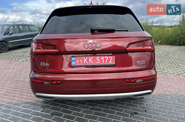 Внедорожник / Кроссовер Audi Q5 2018 в 