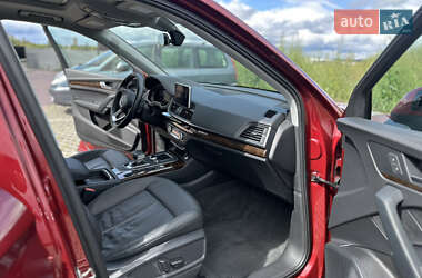 Внедорожник / Кроссовер Audi Q5 2018 в 