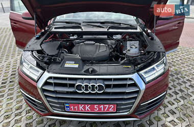Внедорожник / Кроссовер Audi Q5 2018 в 