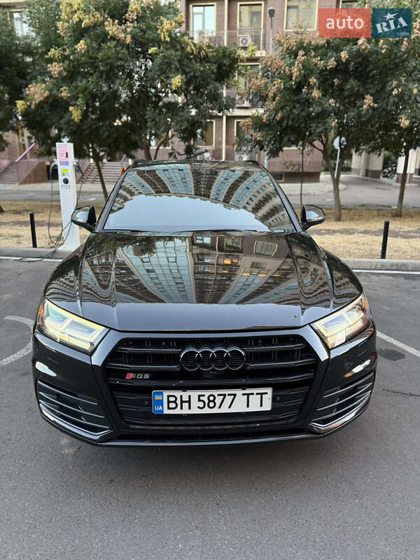 Внедорожник / Кроссовер Audi Q5 2017 в Одессе