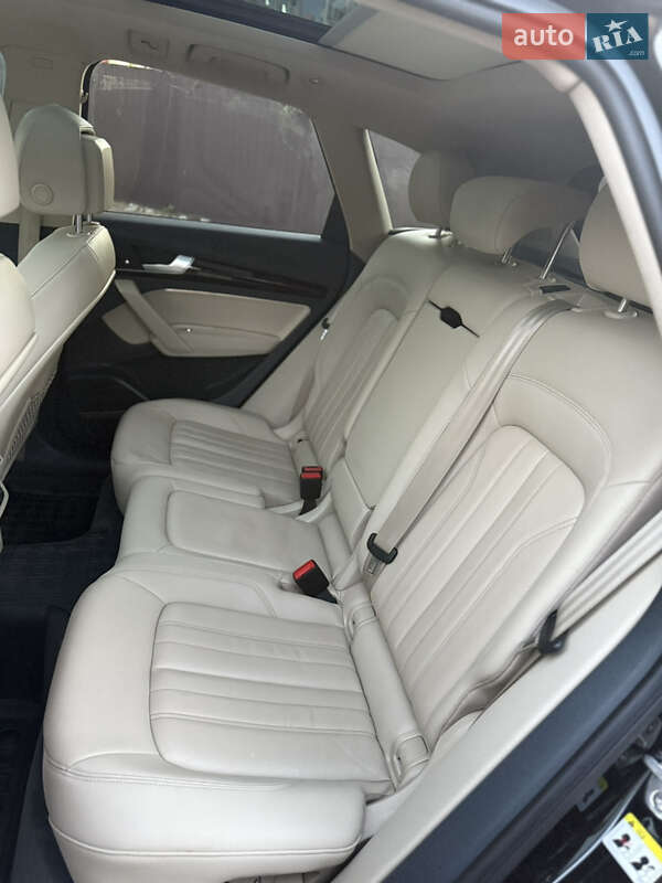 Внедорожник / Кроссовер Audi Q5 2017 в Одессе