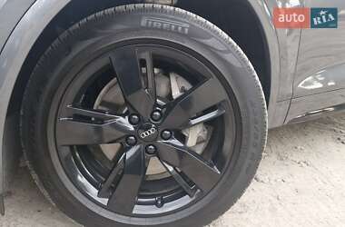 Внедорожник / Кроссовер Audi Q5 2018 в 