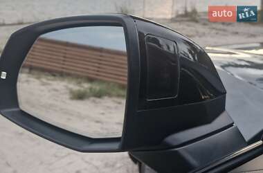 Внедорожник / Кроссовер Audi Q5 2018 в 