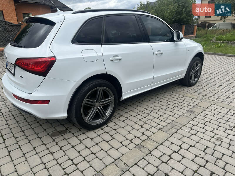 Позашляховик / Кросовер Audi Q5 2015 в Калуші