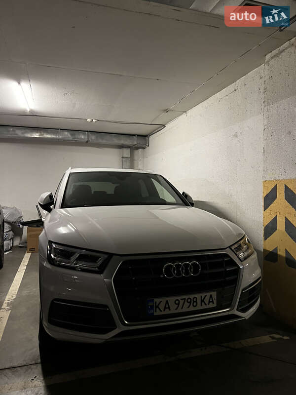 Внедорожник / Кроссовер Audi Q5 2018 в Киеве