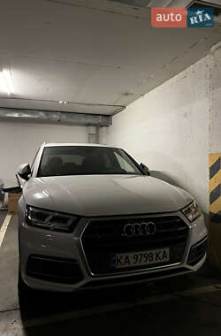 Внедорожник / Кроссовер Audi Q5 2018 в 