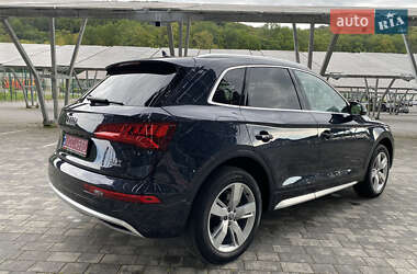 Внедорожник / Кроссовер Audi Q5 2017 в 