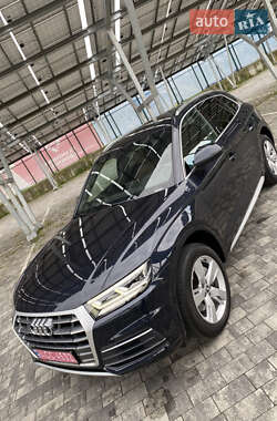 Внедорожник / Кроссовер Audi Q5 2017 в 