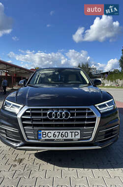 Внедорожник / Кроссовер Audi Q5 2018 в 
